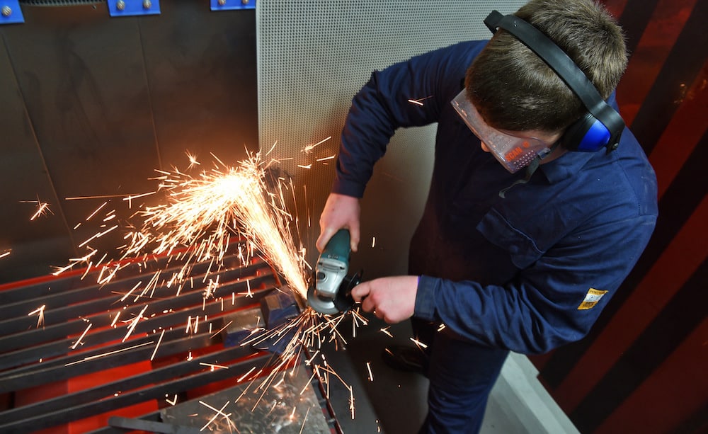 Learner cutting metal