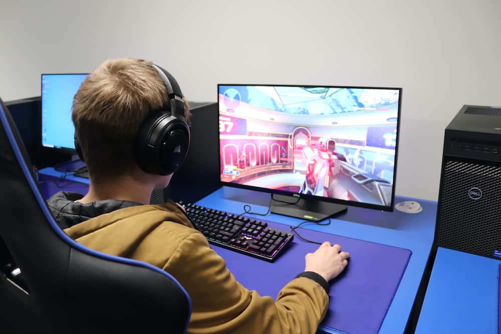An E Sports learner playing a game